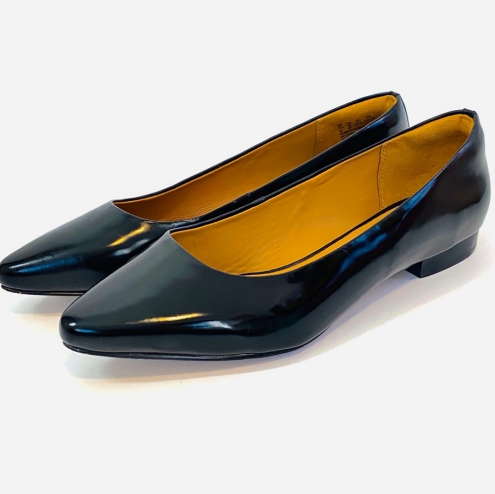 Clarks Artisan Flats Black Leather Pointed Toe